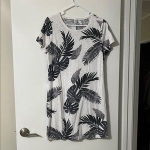 Old Navy Monochrome Leaf Print Dress